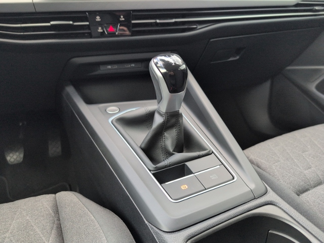 Golf VIII 1.5 TSI AHK+KAMERA+NAVI+HEAD-UP+KEYLES