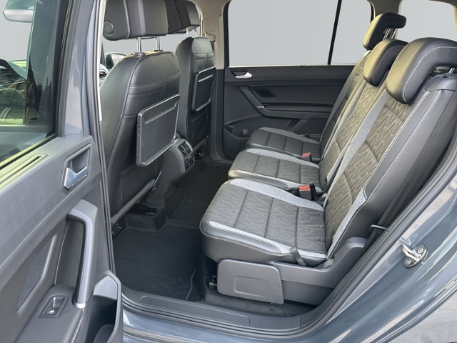 Touran 2.0 TDI DSG 7-SITZE+PANO+AHK+RFK+LED+NAVI
