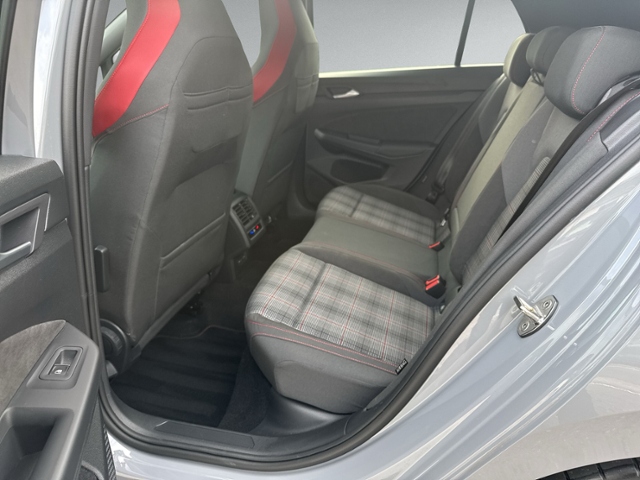 Golf VIII GTI 2.0 TSI PANO+360°+HEAD-UP+IQ.LIGHT