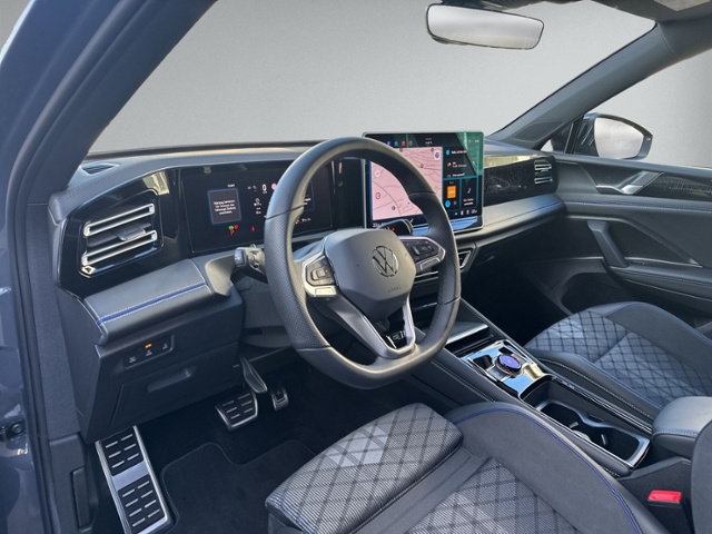 Tiguan 2.0 TDI DSG R-LINE AHK+NAVI.+ACC+HEAD-UP+