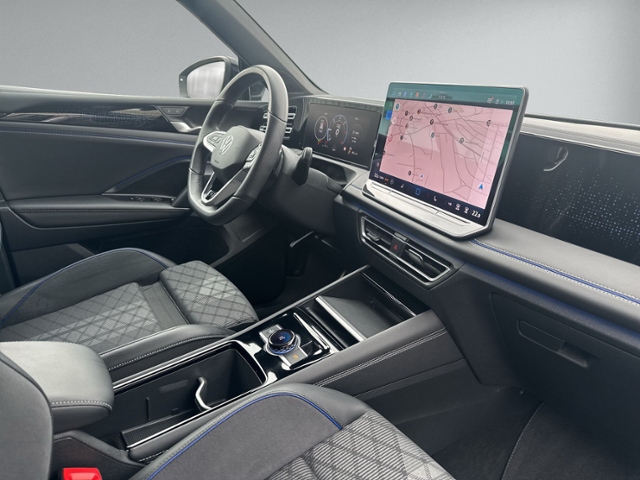 Tiguan 2.0 TDI DSG R-LINE AHK+NAVI.+ACC+HEAD-UP+