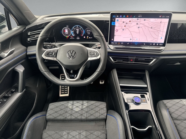 Tiguan 2.0 TDI DSG R-LINE AHK+NAVI.+ACC+HEAD-UP+