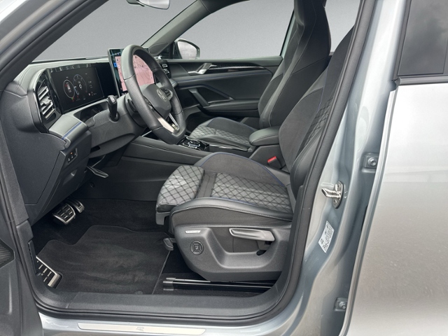 Tiguan 2.0 TDI DSG R-LINE AHK+NAVI.+ACC+HEAD-UP+