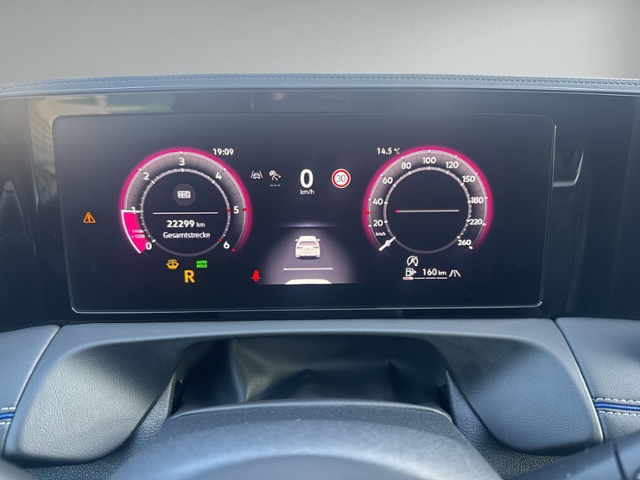 Tiguan 2.0 TDI DSG R-LINE AHK+NAVI.+ACC+HEAD-UP+