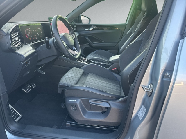 Tiguan 2.0 TDI DSG R-LINE AHK+NAVI.+ACC+HEAD-UP+