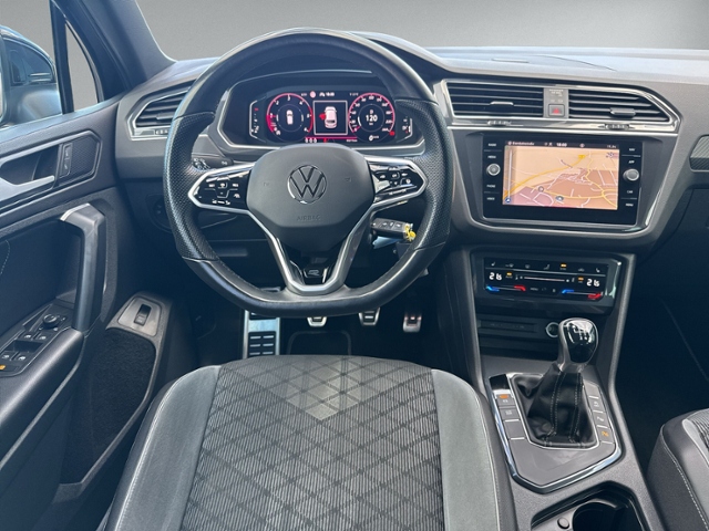 Tiguan 2.0 TDI R-LINE STANDHZ+IQ.LIGHT+NAVI+ACC+