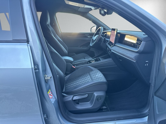 Tayron 2.0 TDI R-LINE 4MOTION STANDHZG+AHK+360°+