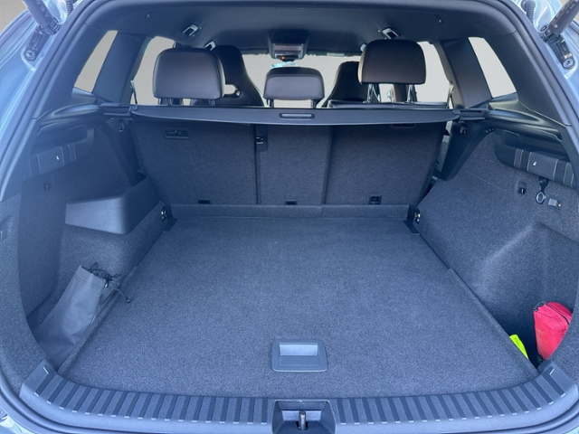 Tayron 2.0 TDI R-LINE 4MOTION STANDHZG+AHK+360°+