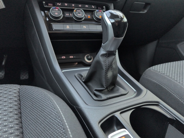 Touran 1.5 TSI Comfortline LED+NAVI+PANO+ACC+SHZ