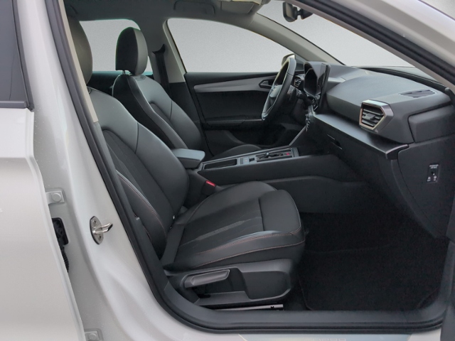 Leon Sportstourer 2.0 TSI DSG AHK+NAVI.+LED+RFK+