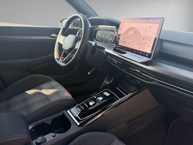 Golf VIII 2.0 TSI GTI STANHZ+IQ.LIGHT+HK+DCC+360