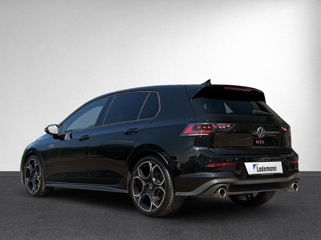 Golf VIII 2.0 TSI GTI STANHZ+IQ.LIGHT+HK+DCC+360