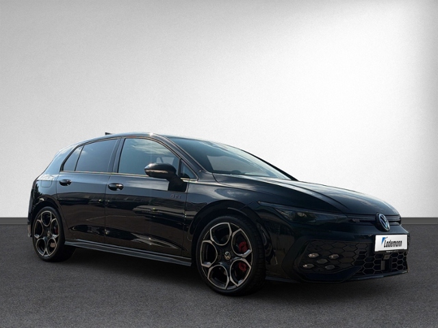 Golf VIII 2.0 TSI GTI STANHZ+IQ.LIGHT+HK+DCC+360