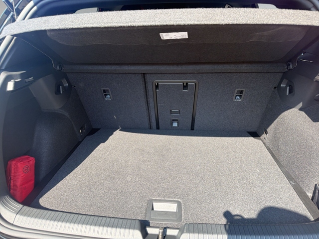 Golf VIII 2.0 TSI GTI STANHZ+IQ.LIGHT+HK+DCC+360