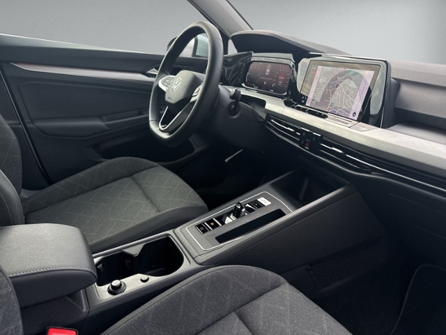 Golf VIII 2.0 TDI DSG LED+NAVI+RFK+ACC+SIHZ+PDC+