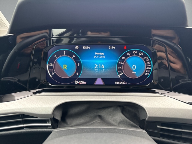 Golf VIII Variant 2.0 TDI DSG AHK+LED+NAVI+RFK+A