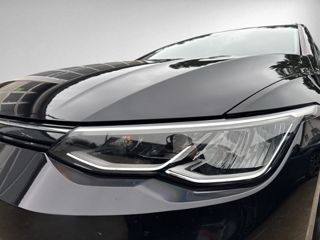 Golf VIII Variant 2.0 TDI DSG AHK+LED+NAVI+RFK+A