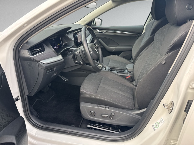 Octavia Combi 2.0 TDI DSG STYLE STDHZ+AHK+NAVI.+