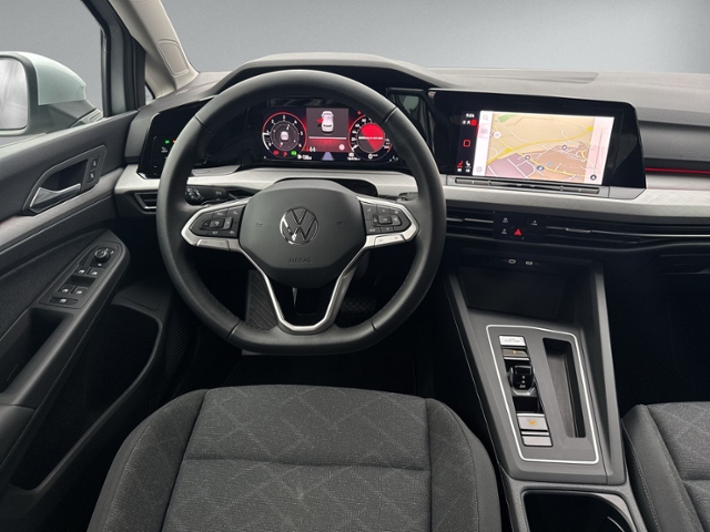 Golf VIII 2.0 TDI DSG LED+NAVI+ACC+EINPARKH+SHZ+