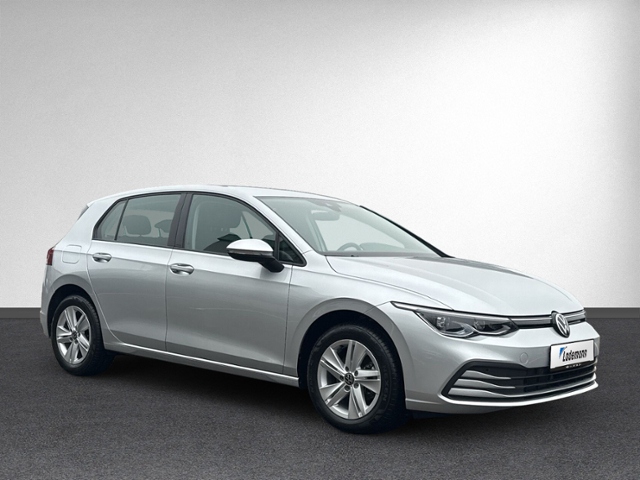 Golf VIII 2.0 TDI DSG LED+NAVI+ACC+EINPARKH+SHZ+