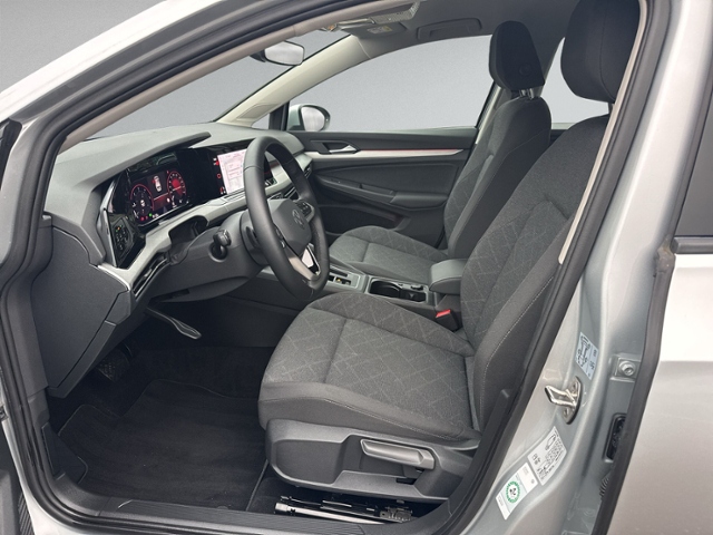 Golf VIII 2.0 TDI DSG LED+NAVI+ACC+EINPARKH+SHZ+