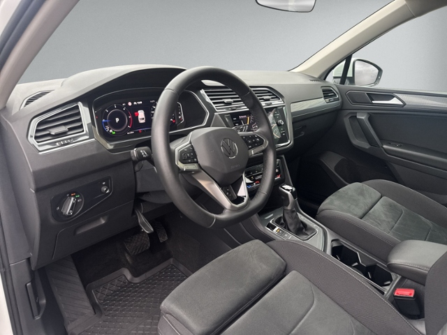 Tiguan 2.0 TDI DSG AHK+LED+NAVI+HEAD-UP+ACC+SIHZ