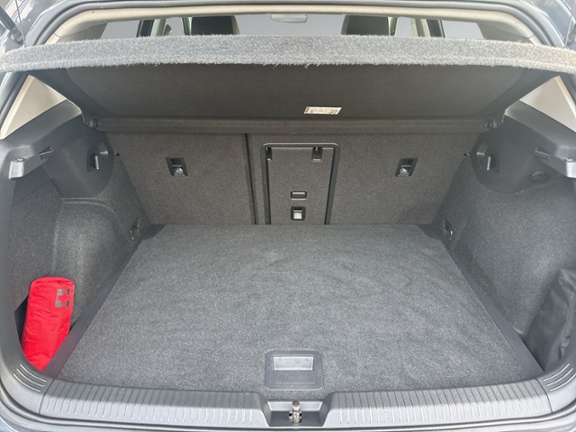 Golf VIII 1.5 TSI Style LED+NAVI+ACC+PARK-ASSIST