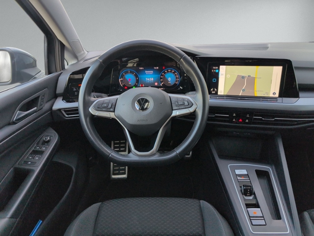 Golf VIII 2.0 TDI DSG PANO+KAMERA+IQ.LIGHT+NAVI+