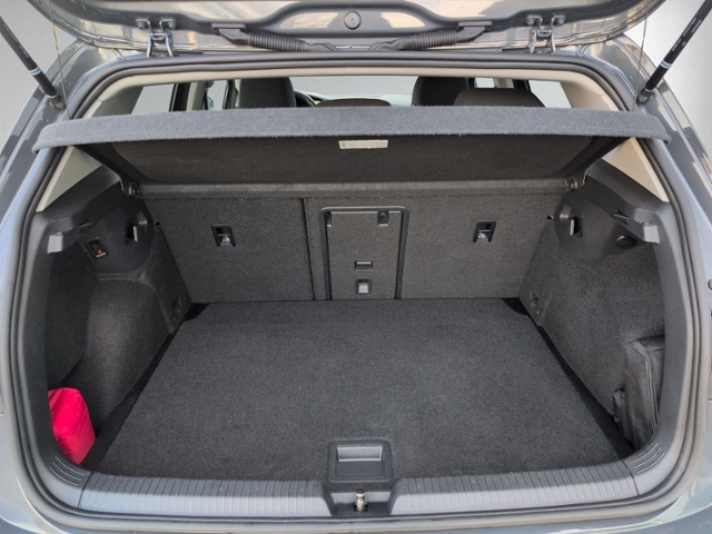 Golf VIII 2.0 TDI DSG PANO+KAMERA+IQ.LIGHT+NAVI+