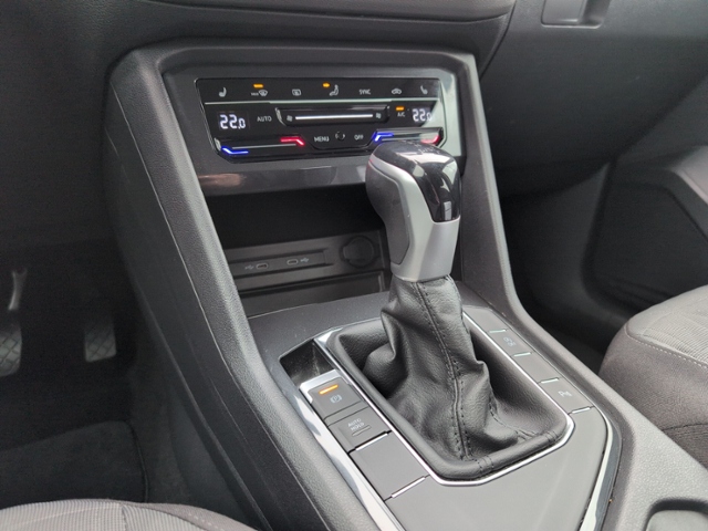 Tiguan 2.0 TDI DSG LED+NAVI+ACC+EINPARKH.+SITZH+