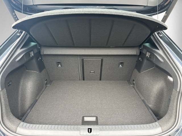 Formentor 1.5 eTSI DSG AHK+LED+NAVI.+ACC+KAMERA+