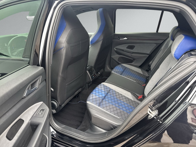 Golf VIII 2.0 TSI R 4Motion PANO+RFK+LED+ACC+DCC