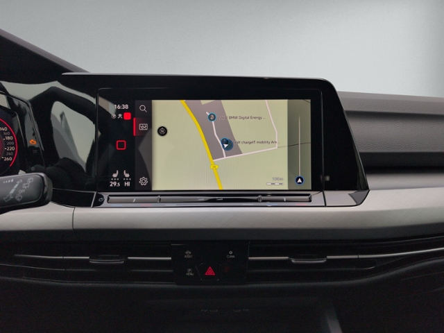 Golf VIII 2.0 TDI DSG LED+NAVI+KAMERA+ACC+SITZH+