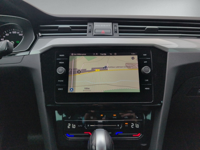 Passat Variant 2.0 TDI DSG AHK+KAMERA+ACC+NAVI.+