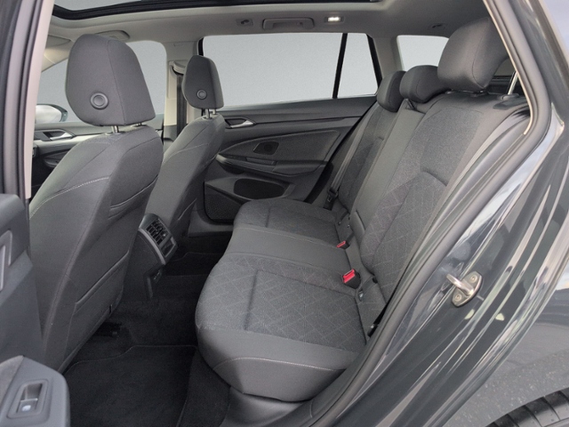 Golf VIII Variant 1.0 TSI PANO+AHK+RFK+NAVI+ACC+