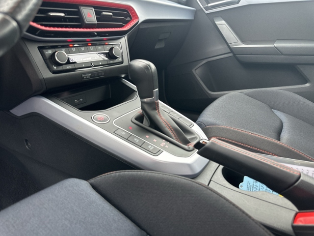 Arona 1.5 TSI DSG FR LED+NAVI+KAMERA+ACC+SITZHZ+