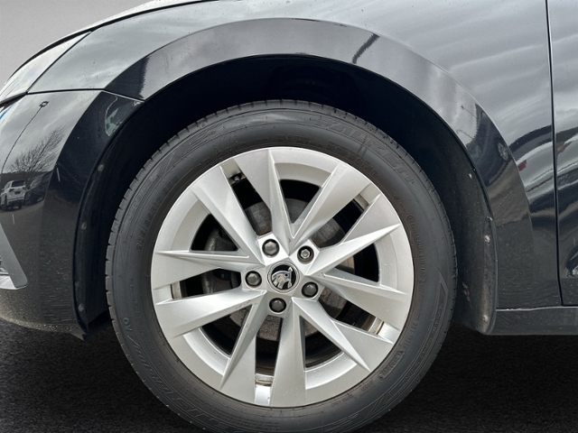 Octavia Combi 2.0 TDI DSG STYLE STANDHZ+HEAD-UP+