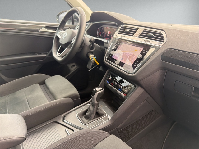 Tiguan 1.5 TSI ELEGANCE AHK+behz.WSS+IQ.LIGHT+RF