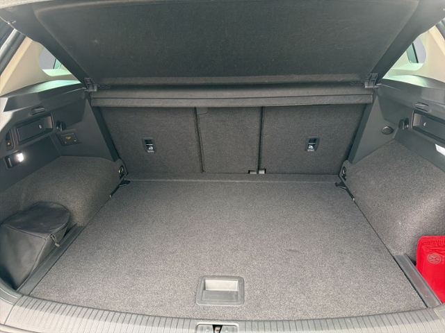 Tiguan 1.5 TSI ELEGANCE AHK+behz.WSS+IQ.LIGHT+RF