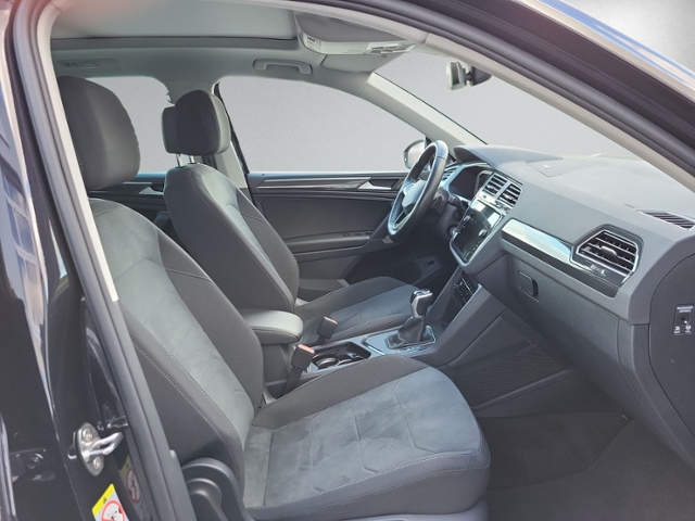 Tiguan 2.0 TDI DSG ELEGANCE PANO+IQ.LIGHT+KAMERA