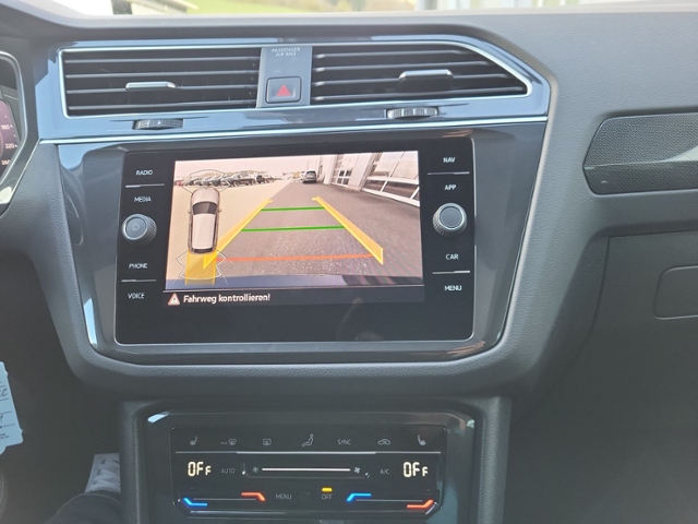 Tiguan 2.0 TDI DSG ELEGANCE PANO+IQ.LIGHT+KAMERA