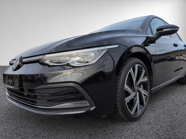 Golf VIII 1.5 eTSI DSG STYLE AHK+KAMERA+NAVI+LED