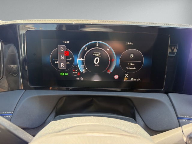 Tiguan 2.0 TDI DSG R-LINE AHK+IQ.LIGHT+360°+HEAD