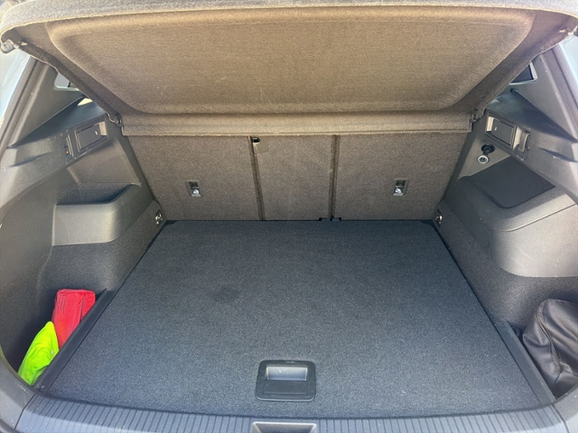Tiguan 2.0 TDI DSG R-LINE AHK+IQ.LIGHT+360°+HEAD