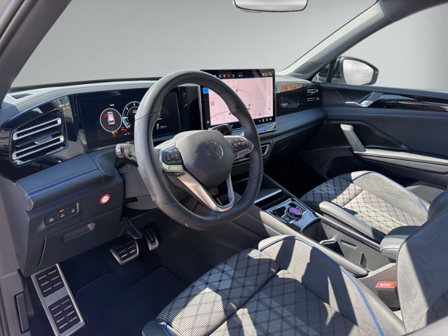 Tiguan 2.0 TDI DSG R-LINE AHK+IQ.LIGHT+360°+HEAD