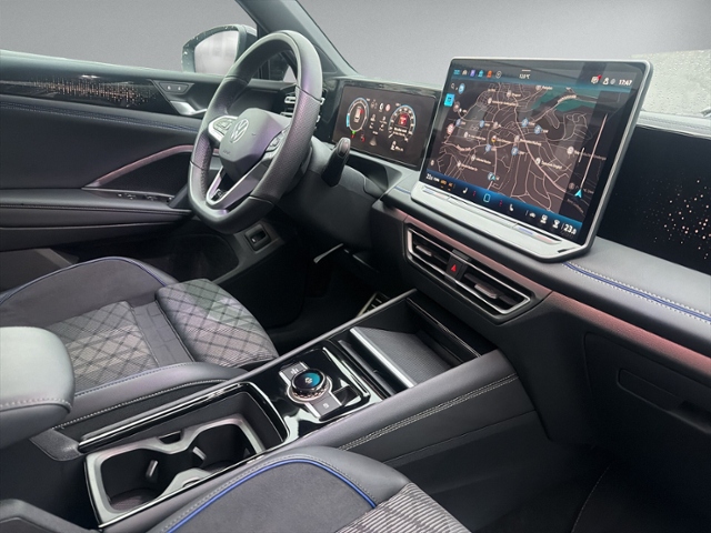 Tiguan 2.0 TDI DSG R-LINE AHK+IQ.LIGHT+HEAD-UP+N