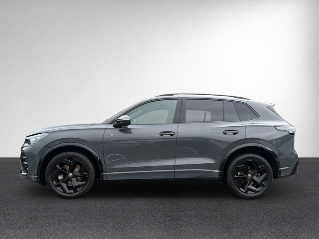 Tiguan 2.0 TDI DSG R-LINE AHK+IQ.LIGHT+HEAD-UP+N