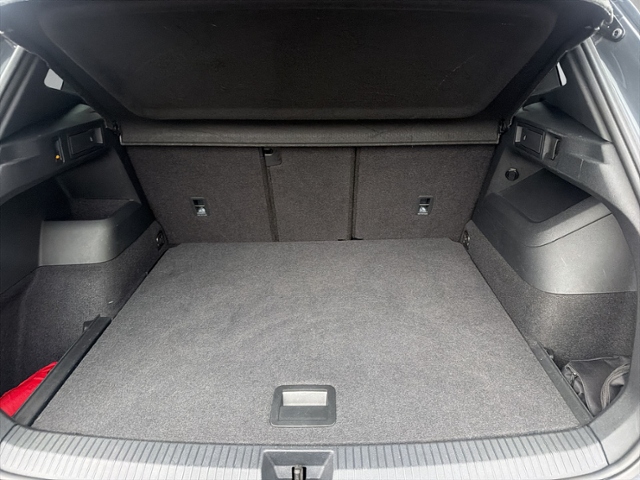 Tiguan 2.0 TDI DSG R-LINE AHK+IQ.LIGHT+HEAD-UP+N