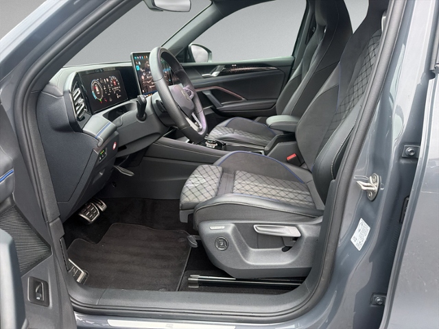 Tiguan 2.0 TDI DSG R-LINE AHK+IQ.LIGHT+HEAD-UP+N