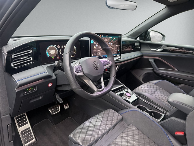 Tiguan 2.0 TDI DSG R-LINE AHK+IQ.LIGHT+HEAD-UP+N